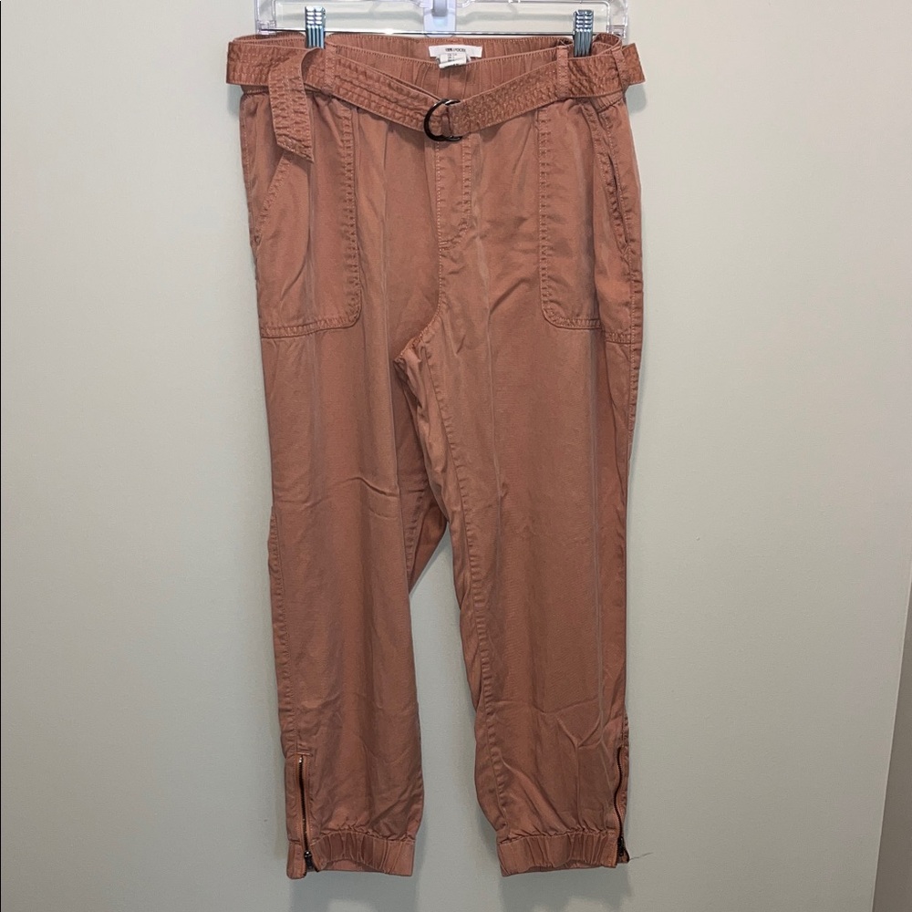 Women’s lightweight Cargo Pants in Rust with Belt